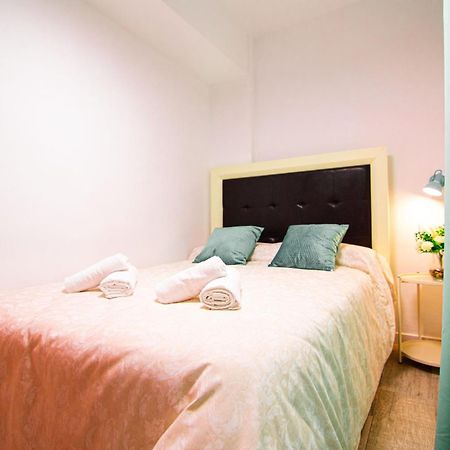 Edomus Playa Y Sol Boutique Apartment Севиля Екстериор снимка